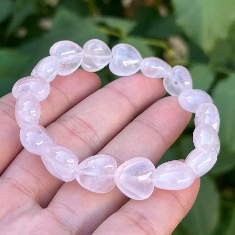 Stretchable‎ rose quartz heart bracelet
